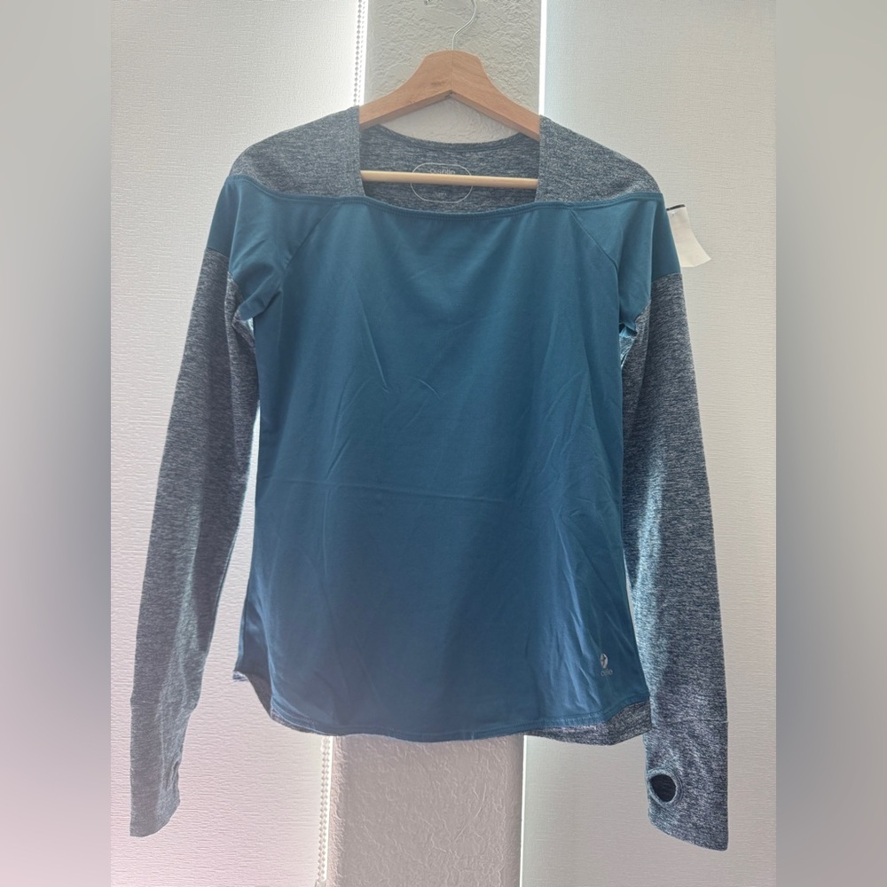 Oiselle blue long sleeve women t shirt Sz 4 worn twice!